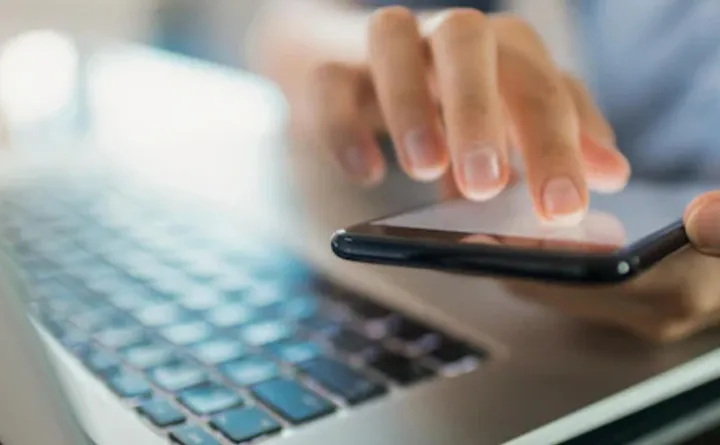 چرا هزینه‌های موبایل در کانادا بالاتر از کشورهای دیگر است؟